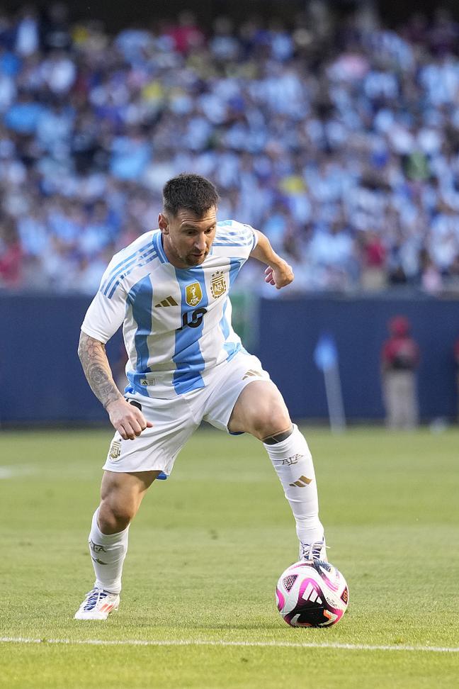 欧冠本赛季数据：亚马尔斩获过人王，维蒂尼亚传球数第一（本季欧冠数据盘点：亚马尔加冕过人王，维蒂尼亚传球数居首）