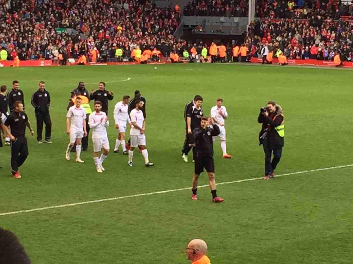 篮球摄影如何捕捉精彩瞬间？（篮球摄影：抓住精彩瞬间的技巧）