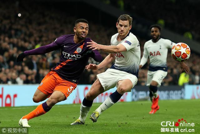 近4届欧预赛+世预赛射手榜：凯恩40球第1，C罗32球第2（欧预赛与世预赛近四届射手榜：凯恩40球居首，C罗32球紧随其后）