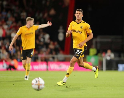 东体：男篮惨败会影响男足；邵佳一带队要改造思想和精神面貌（东体：男篮大败或波及国足，邵佳一执掌球队需重塑理念与精神面貌）