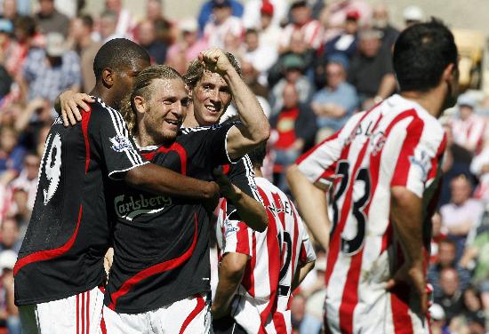 教练：你去给我盯住7号，“膏药式”防守的最高境界就是人盯人“你就说盯的死不死吧”（教练下令：锁死7号！膏药式防守的极致是人盯人——就问盯死不盯死）