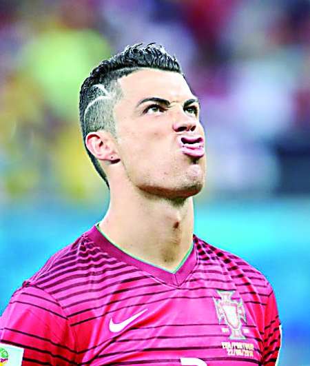 热议U22男足输越南：五后卫+偏哨都输了，非要国际日去忙全运（U22国足负越南引热议：五后卫保守难奏效，疑似偏哨也难救场，国际比赛日仍分心全运会）